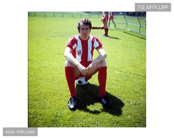 贝肯鲍尔式比赛风格重塑现代足球战术的趋势与影响分析